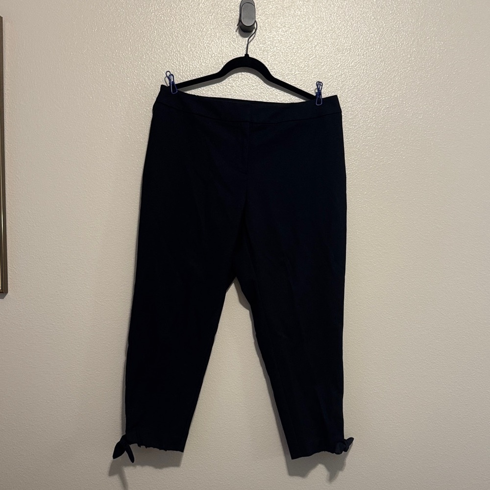 Black Cropped Pants with Bow Detail